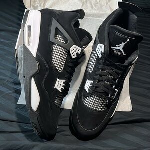 Jordan 4 retro white thunder